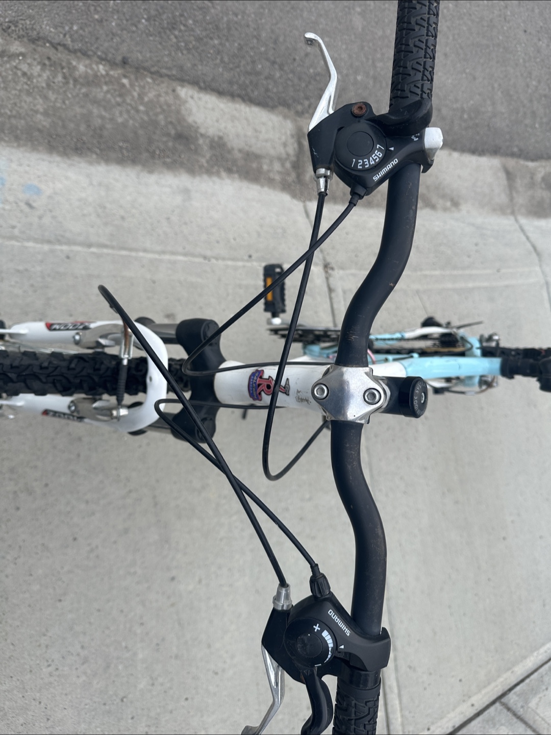 Raleigh Peak Mountain Bike - Light Blue & White - photo 3