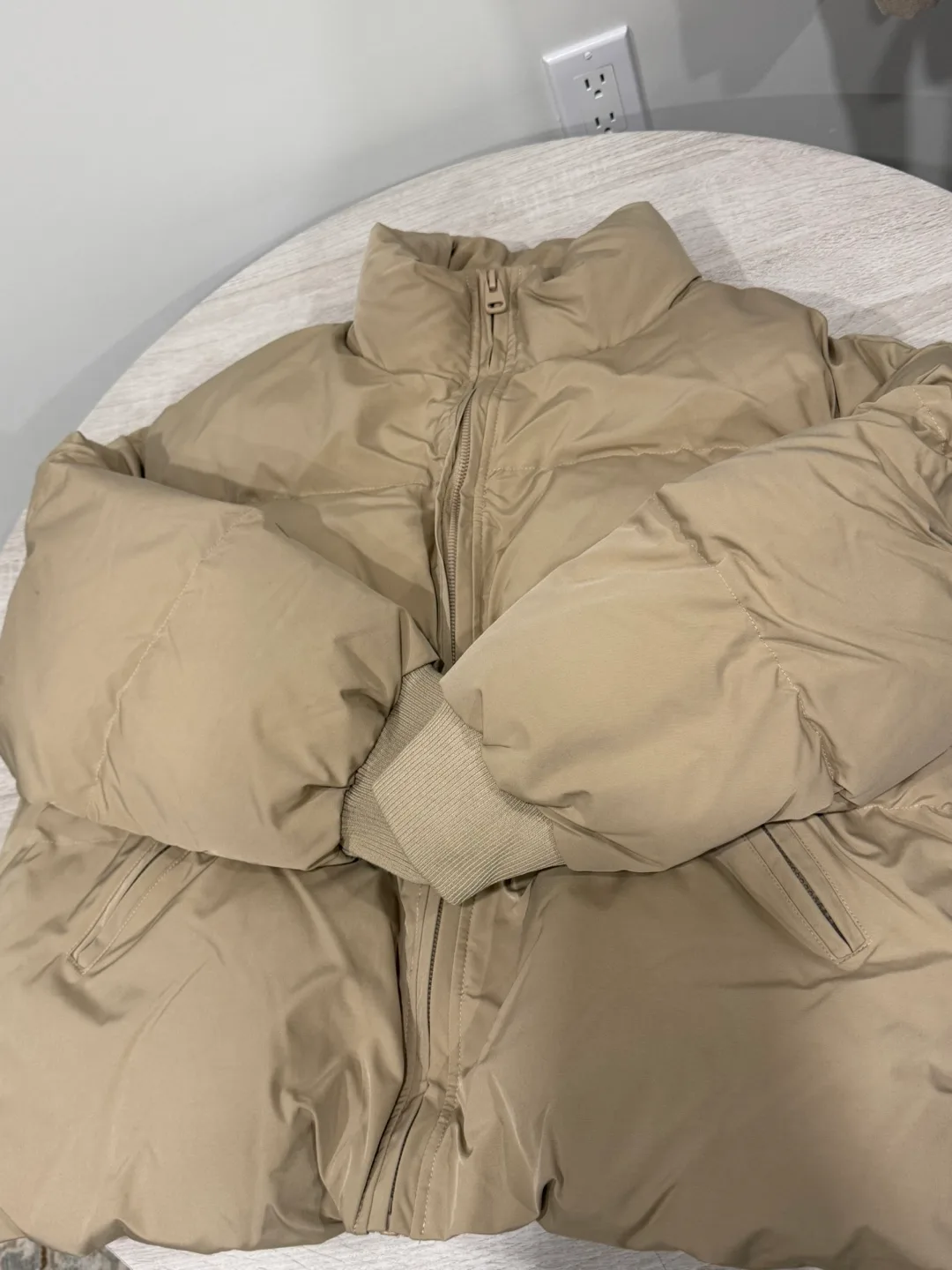 Beige Puffer Jacket image indicator(6)