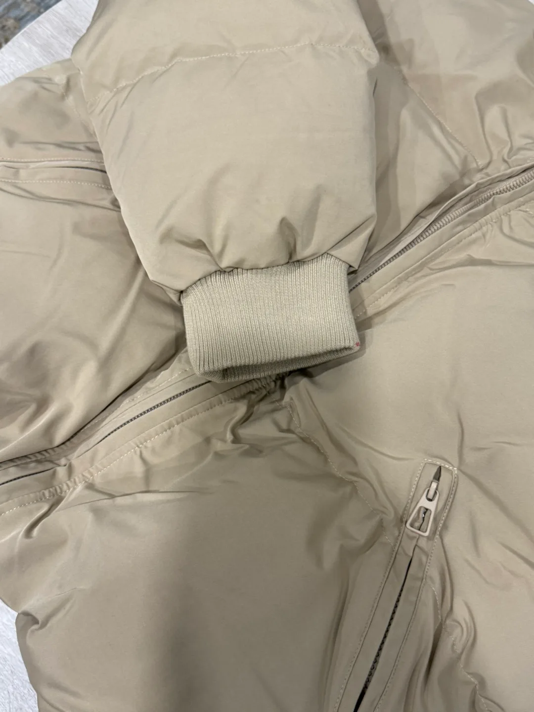 Beige Puffer Jacket image indicator(3)