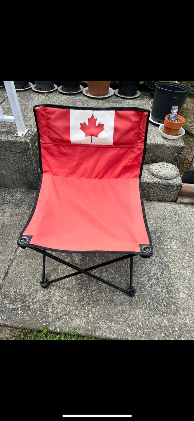 Red Folding Camping Chair - Canadian Flag thumbnail