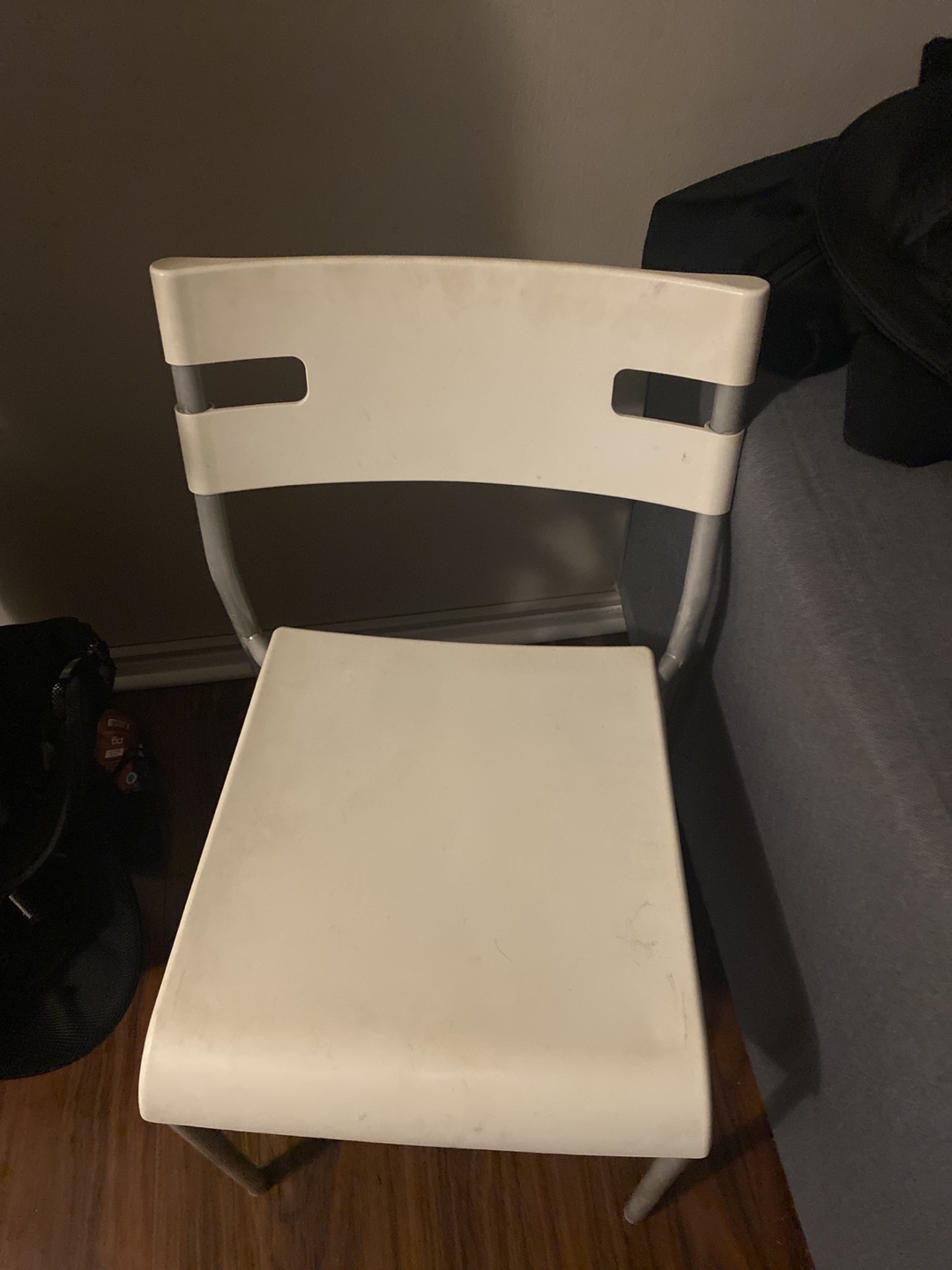 7 Folding Chairs - Black and White - photo 2