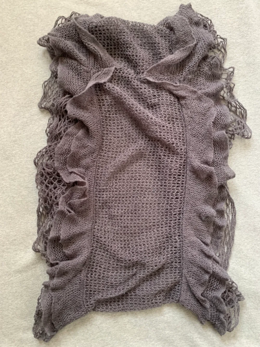 Scarves of various length, composition, textile and style. image indicator(9)