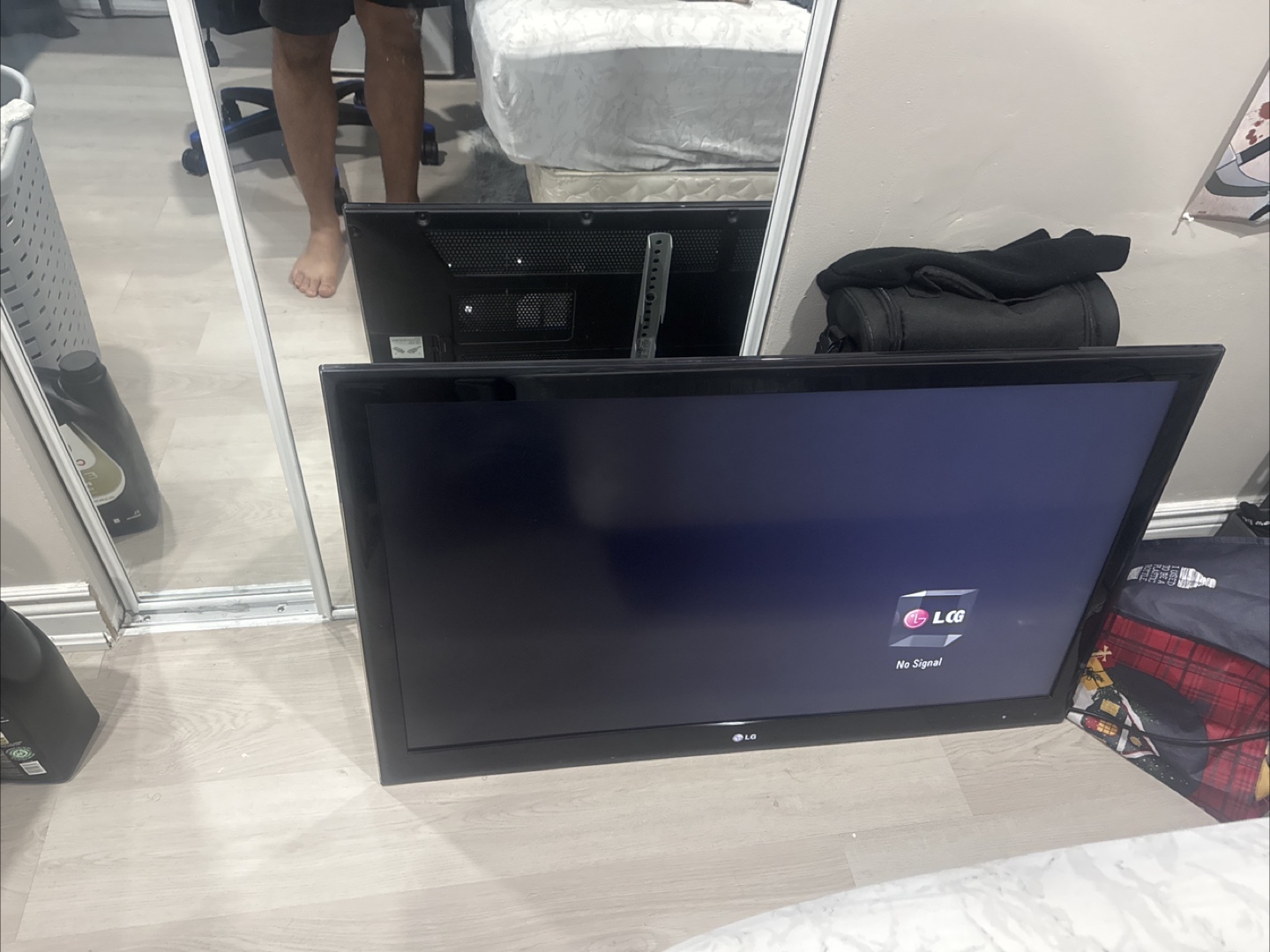 LG 42LE5400 49”LCD TV