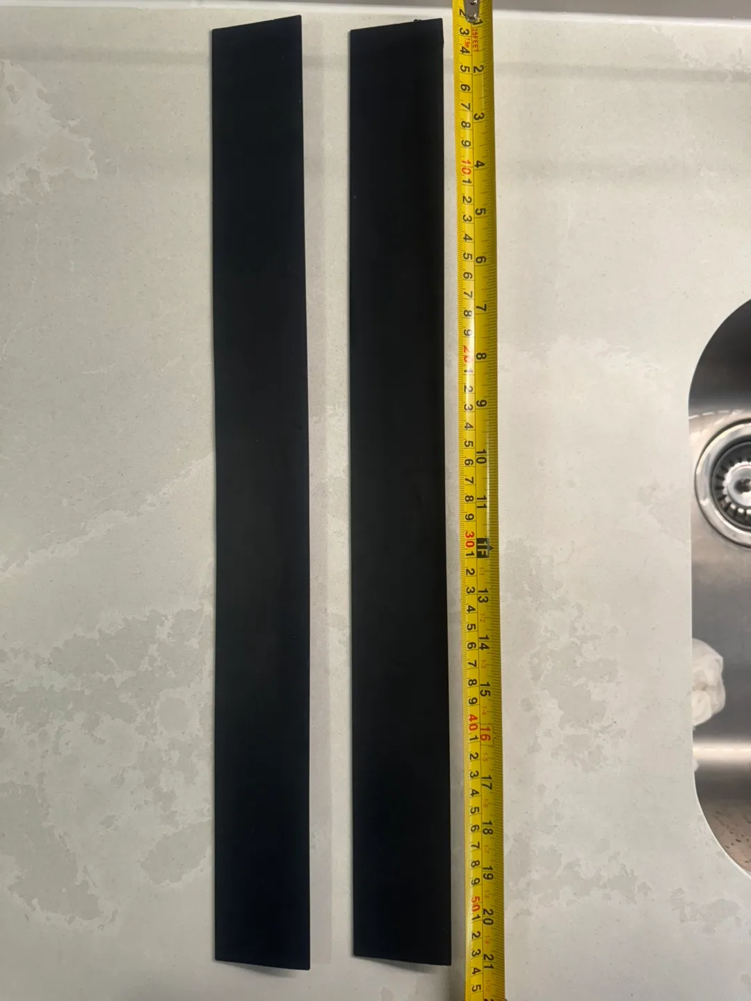 Black Silicone Stove Gap Cover (21 inch) image indicator(2)