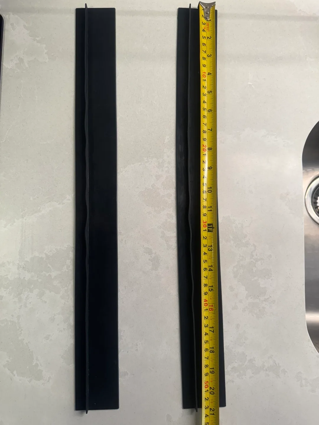 Black Silicone Stove Gap Cover (21 inch) image indicator(3)