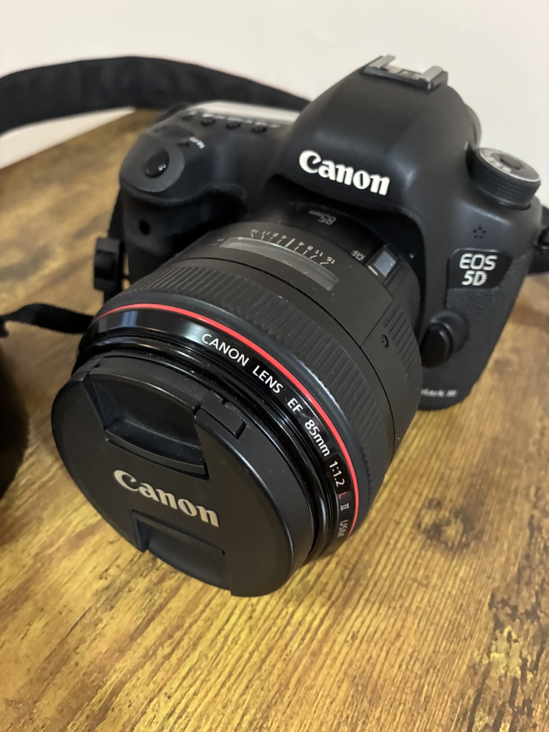 Canon EOS 5D Mark III with EF 85mm f/1.2 Lens - photo 2