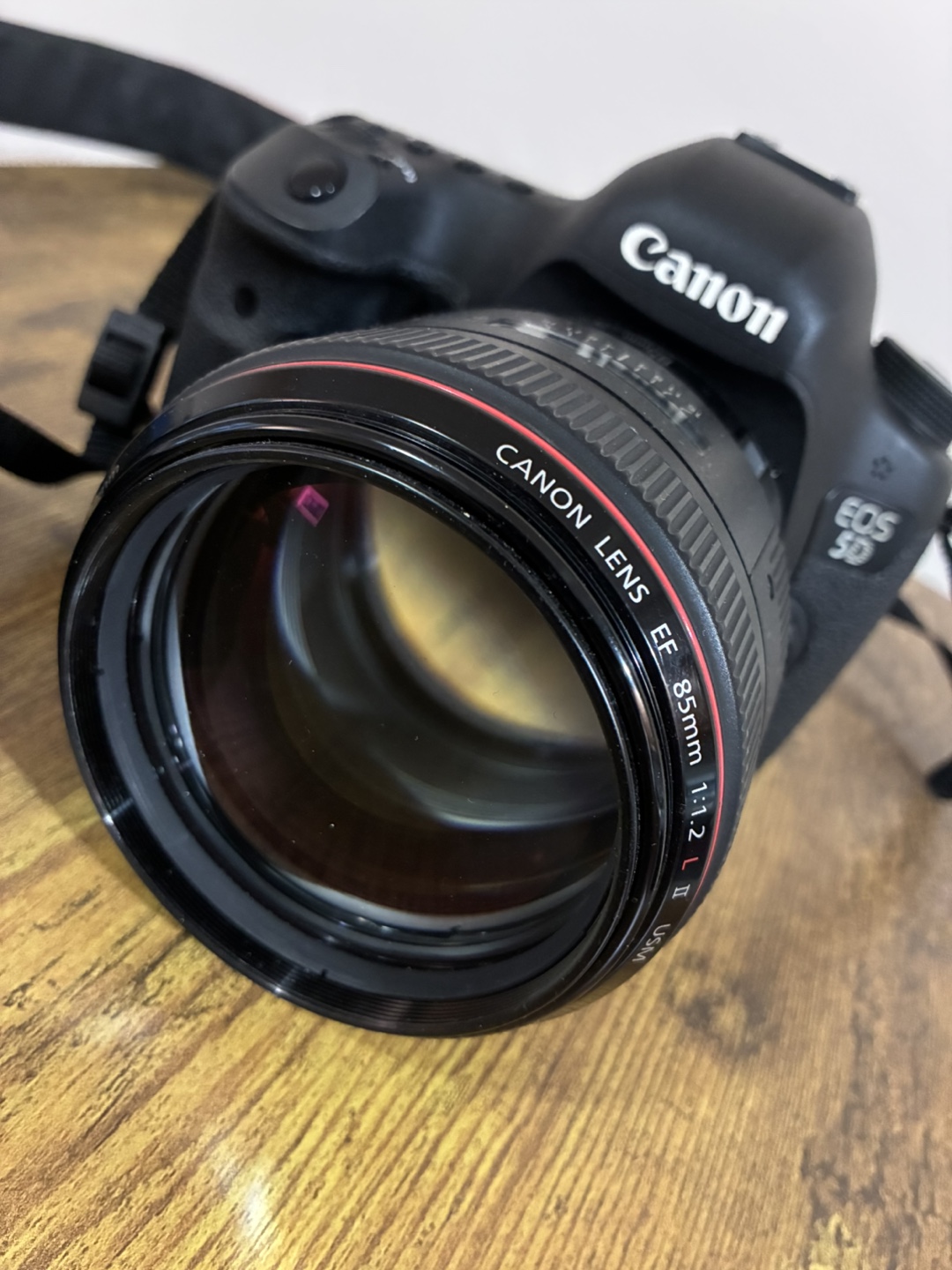 Canon EOS 5D Mark III with EF 85mm f/1.2 Lens - photo 3