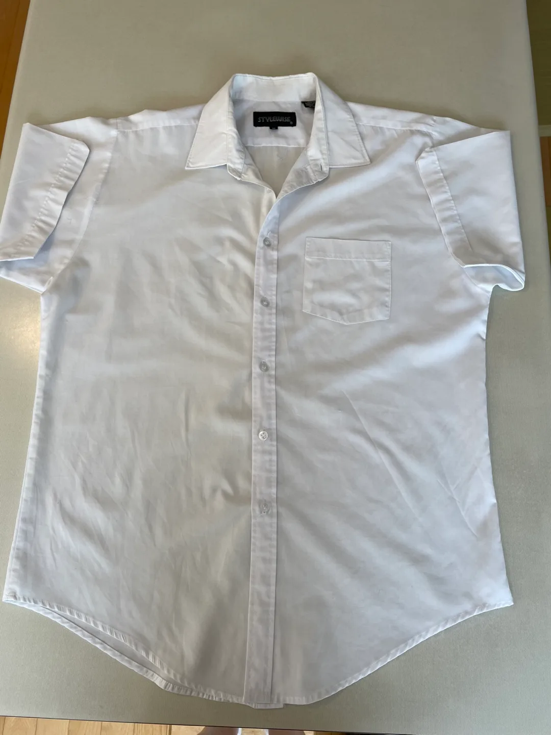 Men’s Dress Shirt - Sz Medium thumbnail