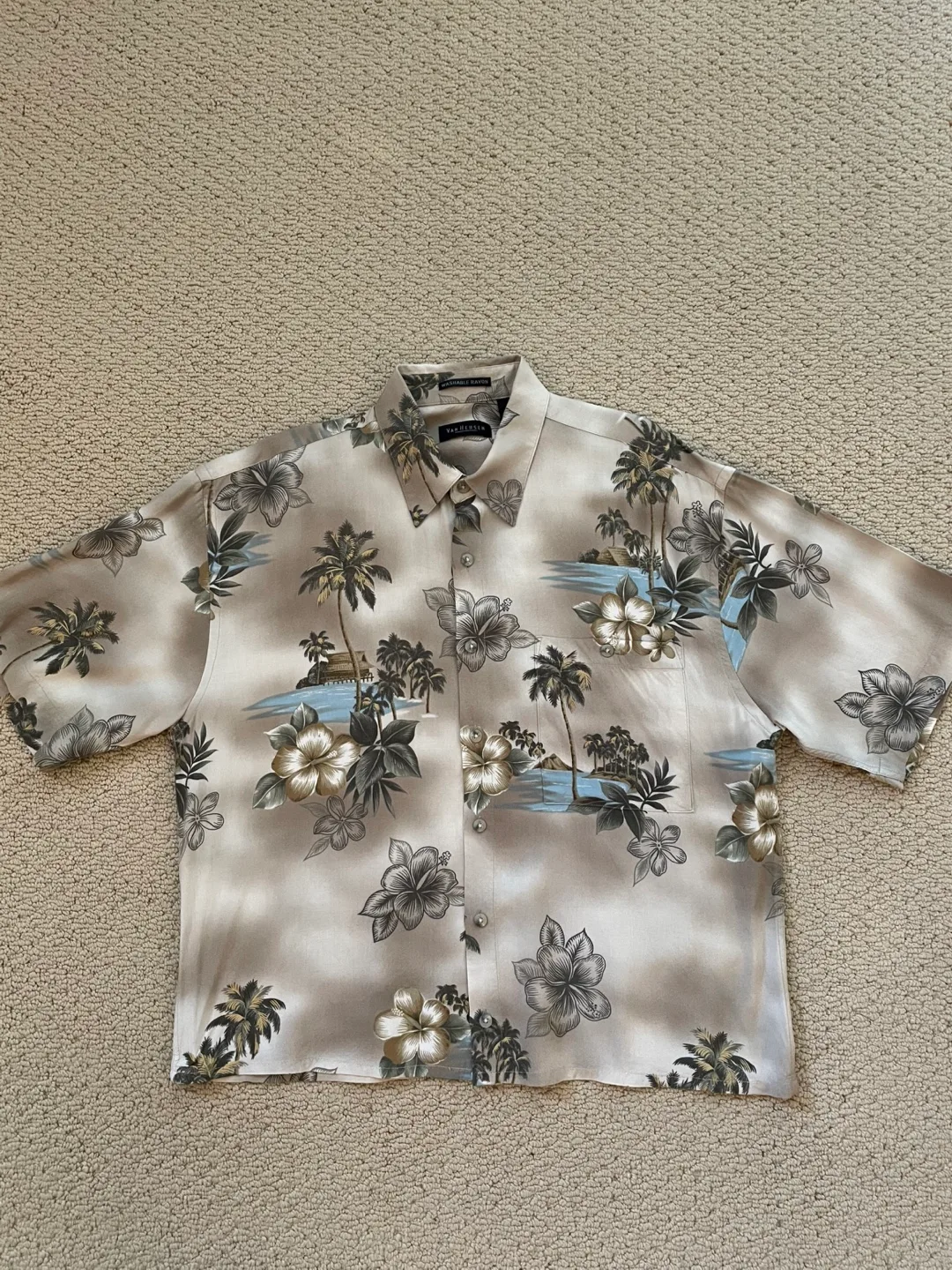 Men’s Dress Shirt - Sz Medium thumbnail