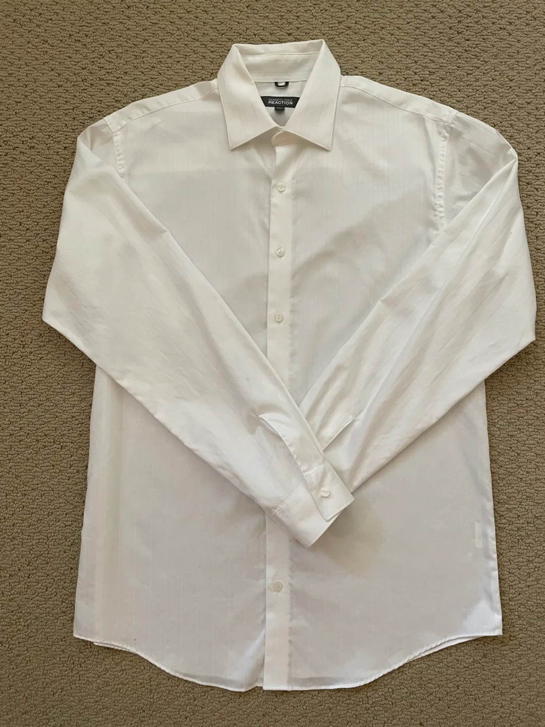 Men’s Dress Shirt - Sz Medium thumbnail