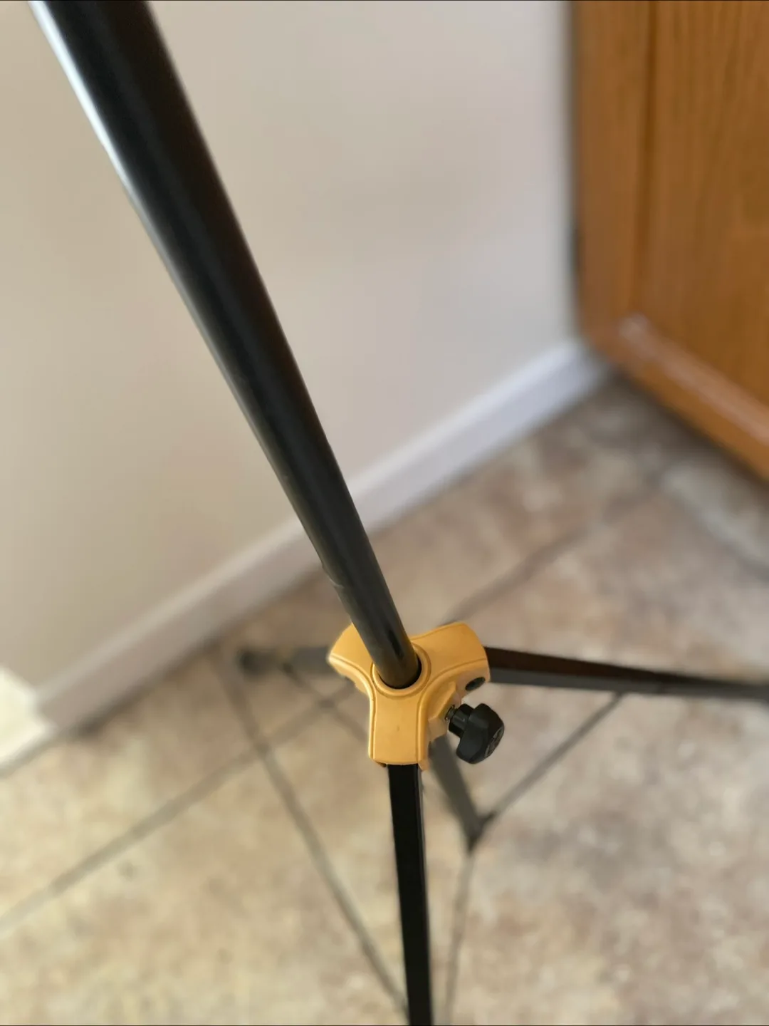 Hercules Music Stand image indicator(2)