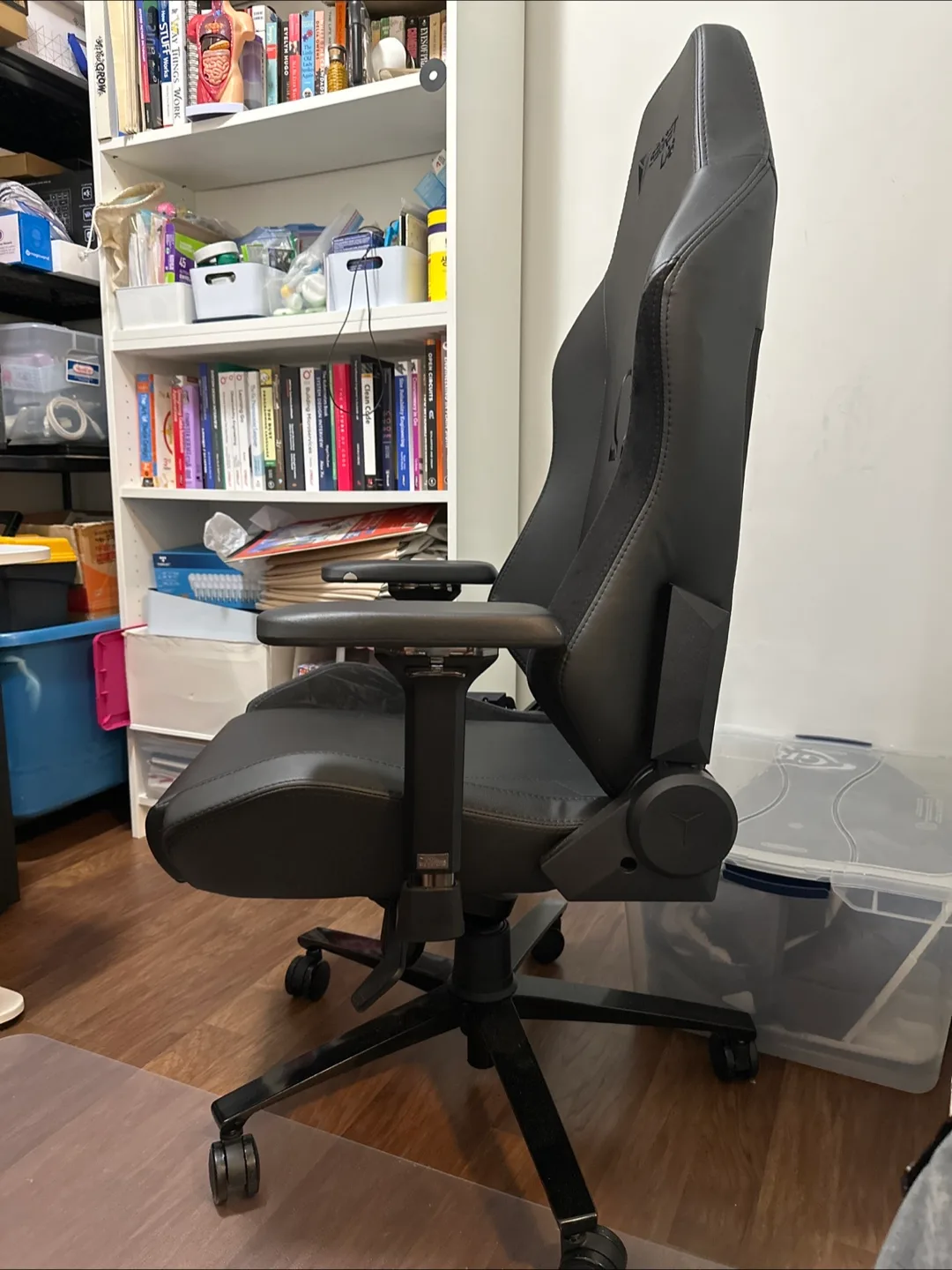 Secretlab Omega Gaming Chair - Black image indicator(2)