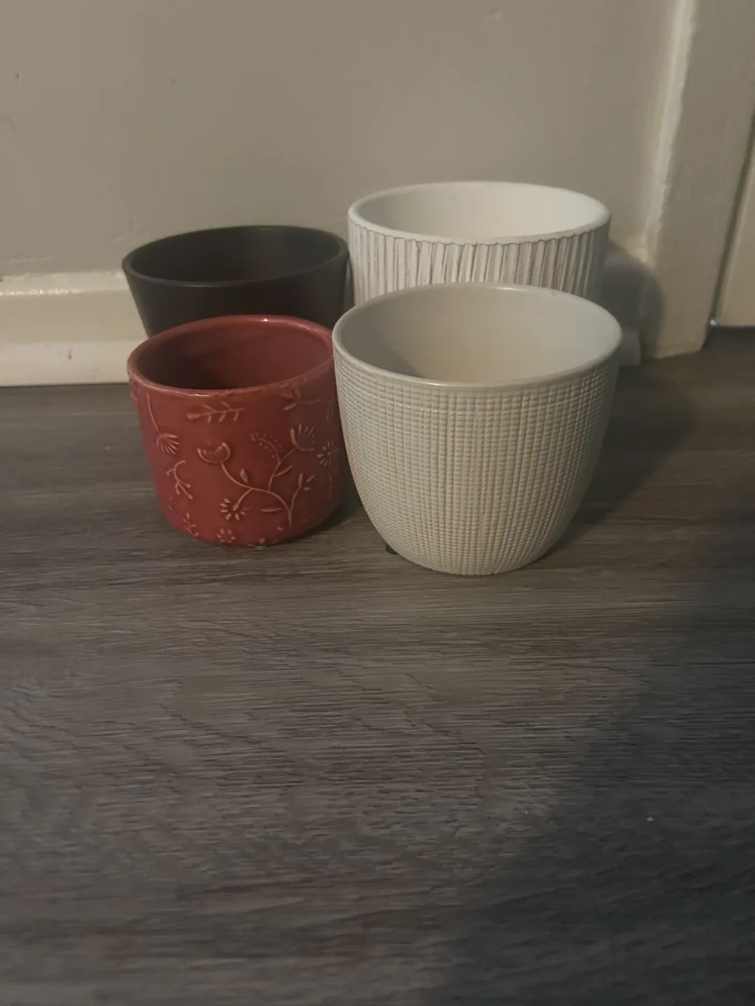 Four Small Plant Pots thumbnail