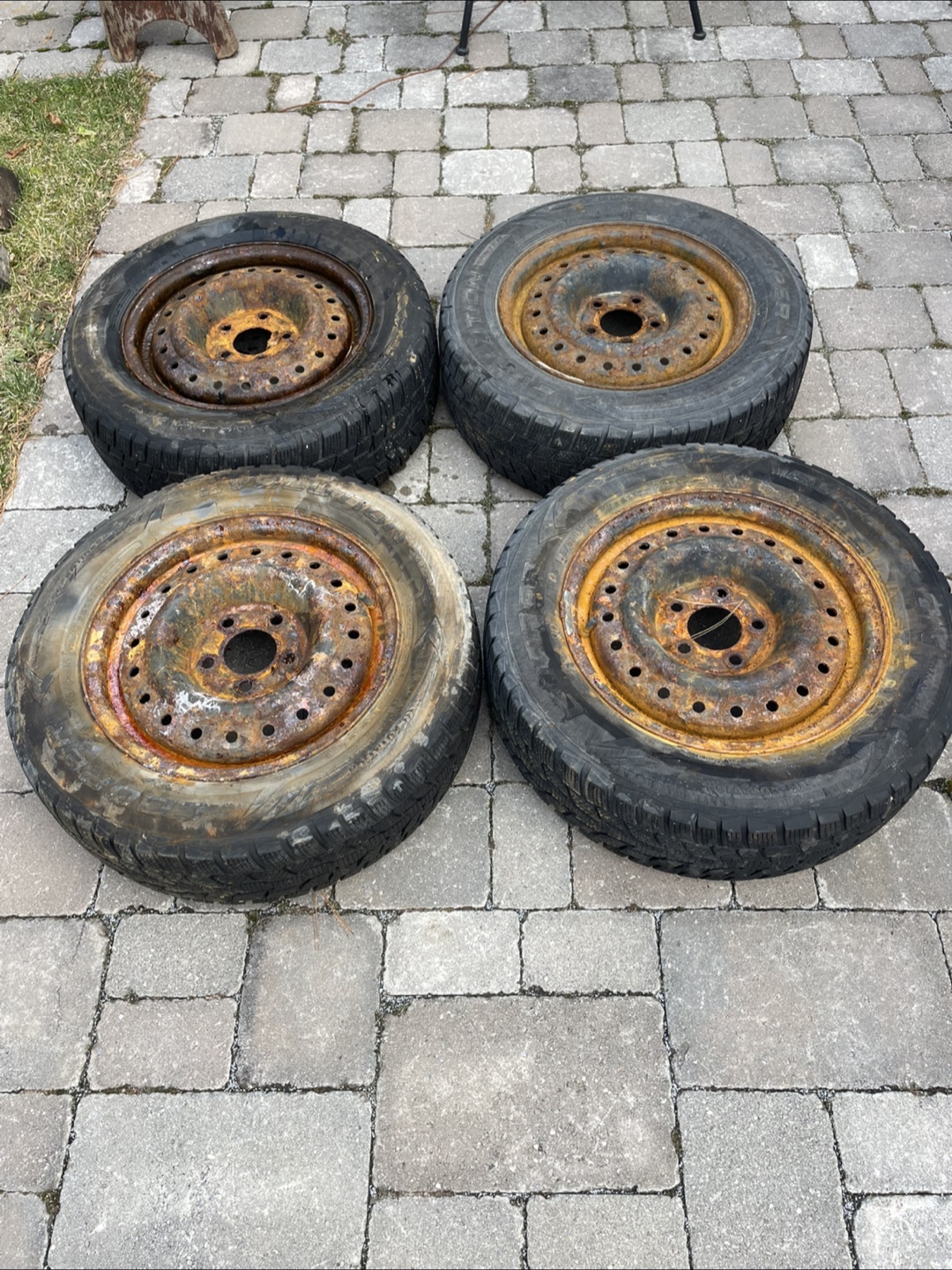 Set of 4 Winter Tires 195/65R15