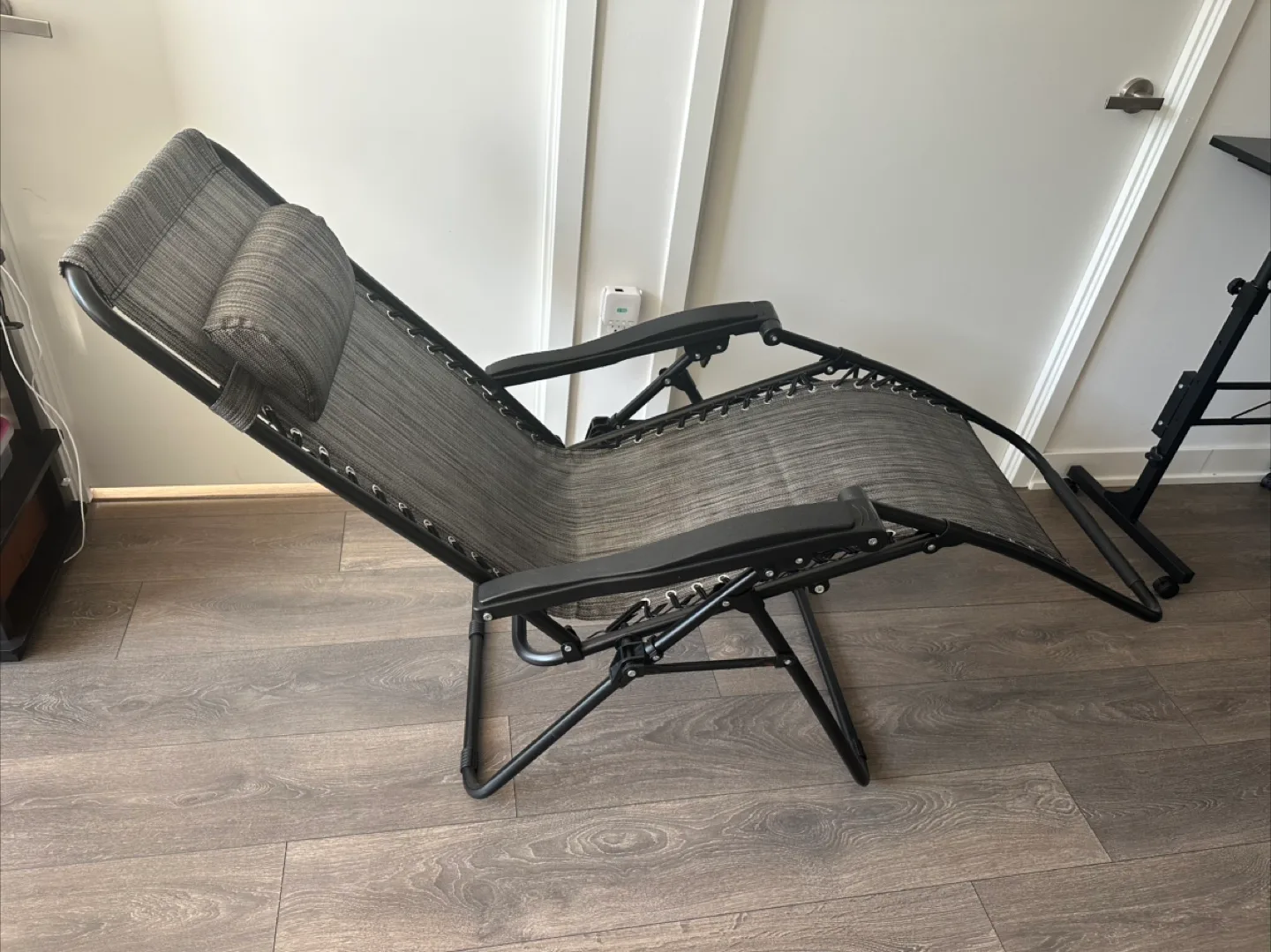 Zero Gravity Lounge Chair