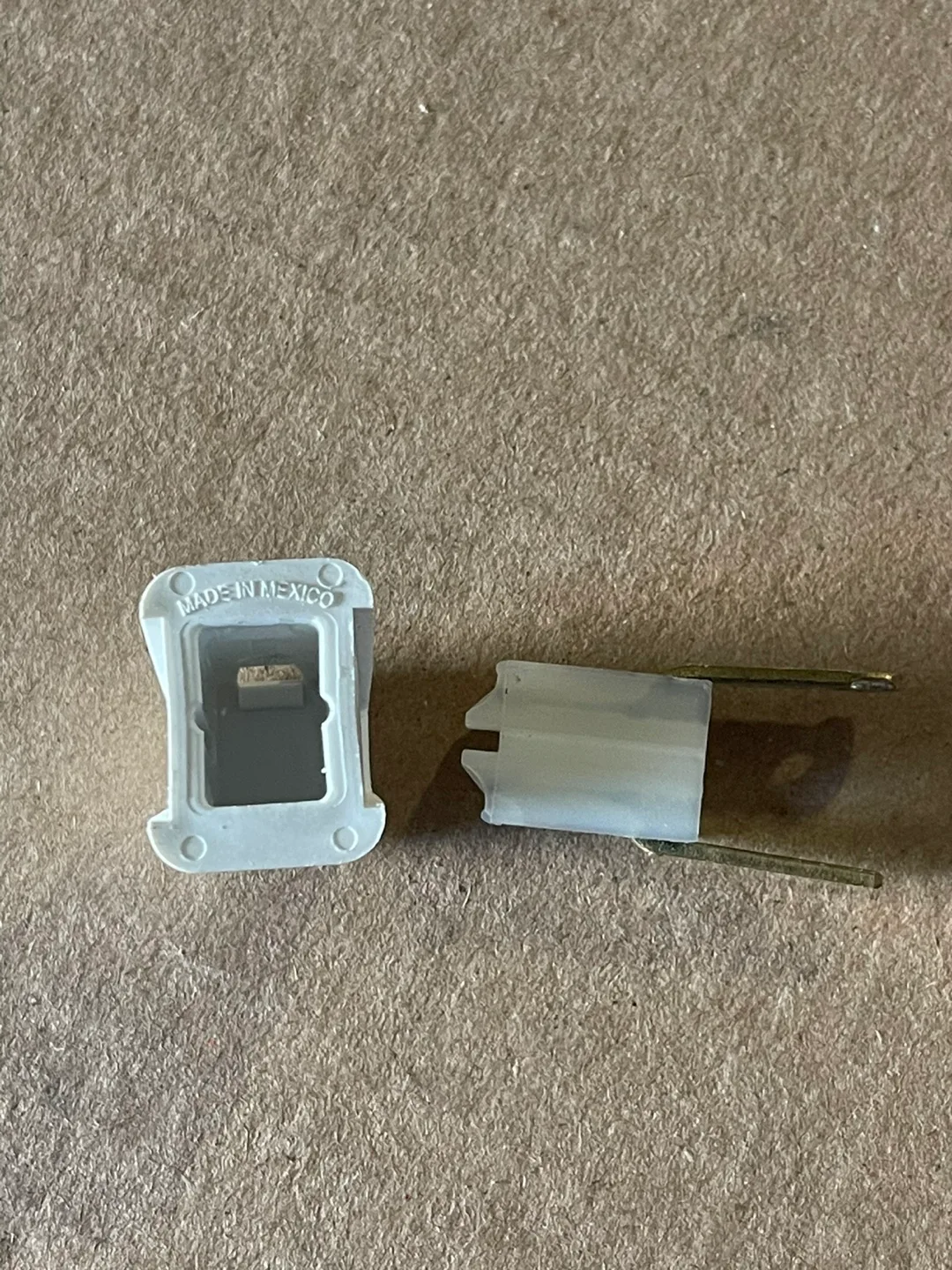 Electrical Plug Adapter image indicator(4)