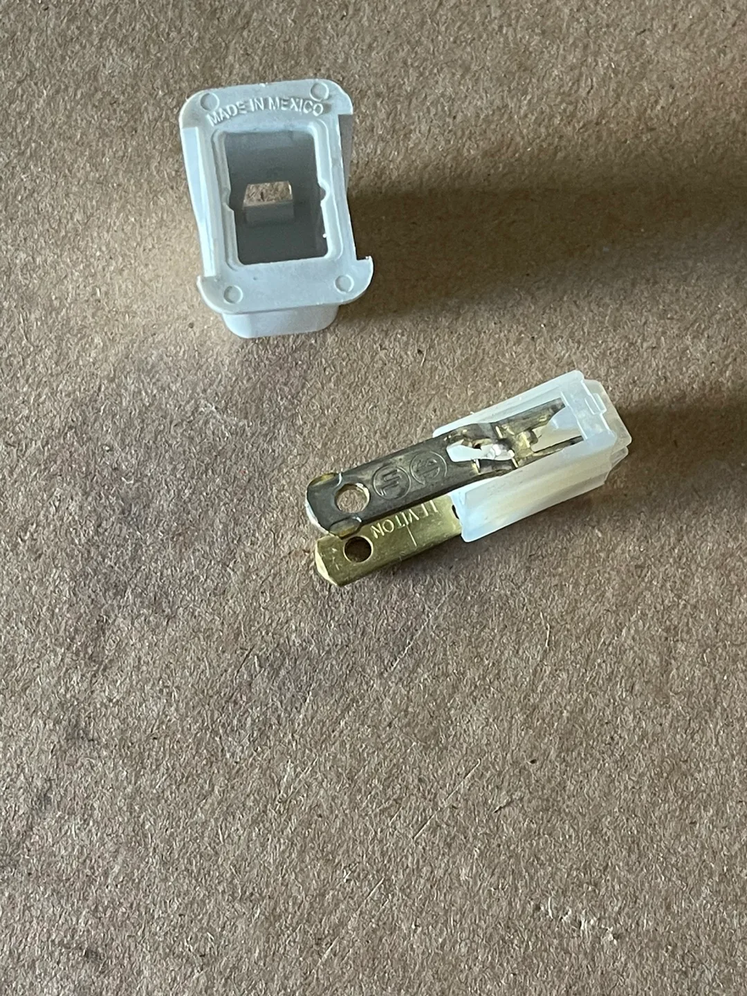 Electrical Plug Adapter image indicator(3)