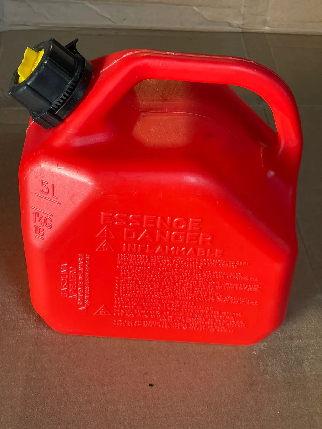 Red 5L Gas Can thumbnail