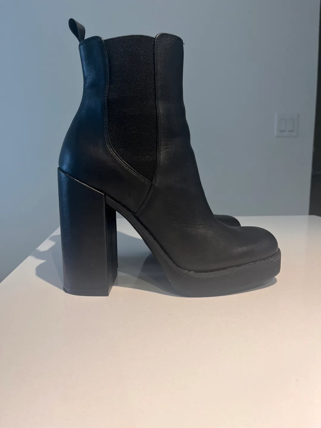 Steve Madden Black Leather Platform Heel Boots, Size 8 image indicator(6)