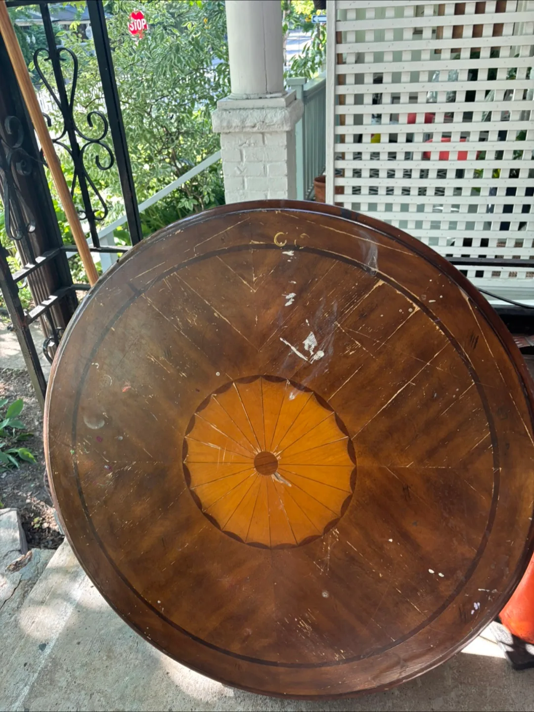 Wood coffee table with drawers