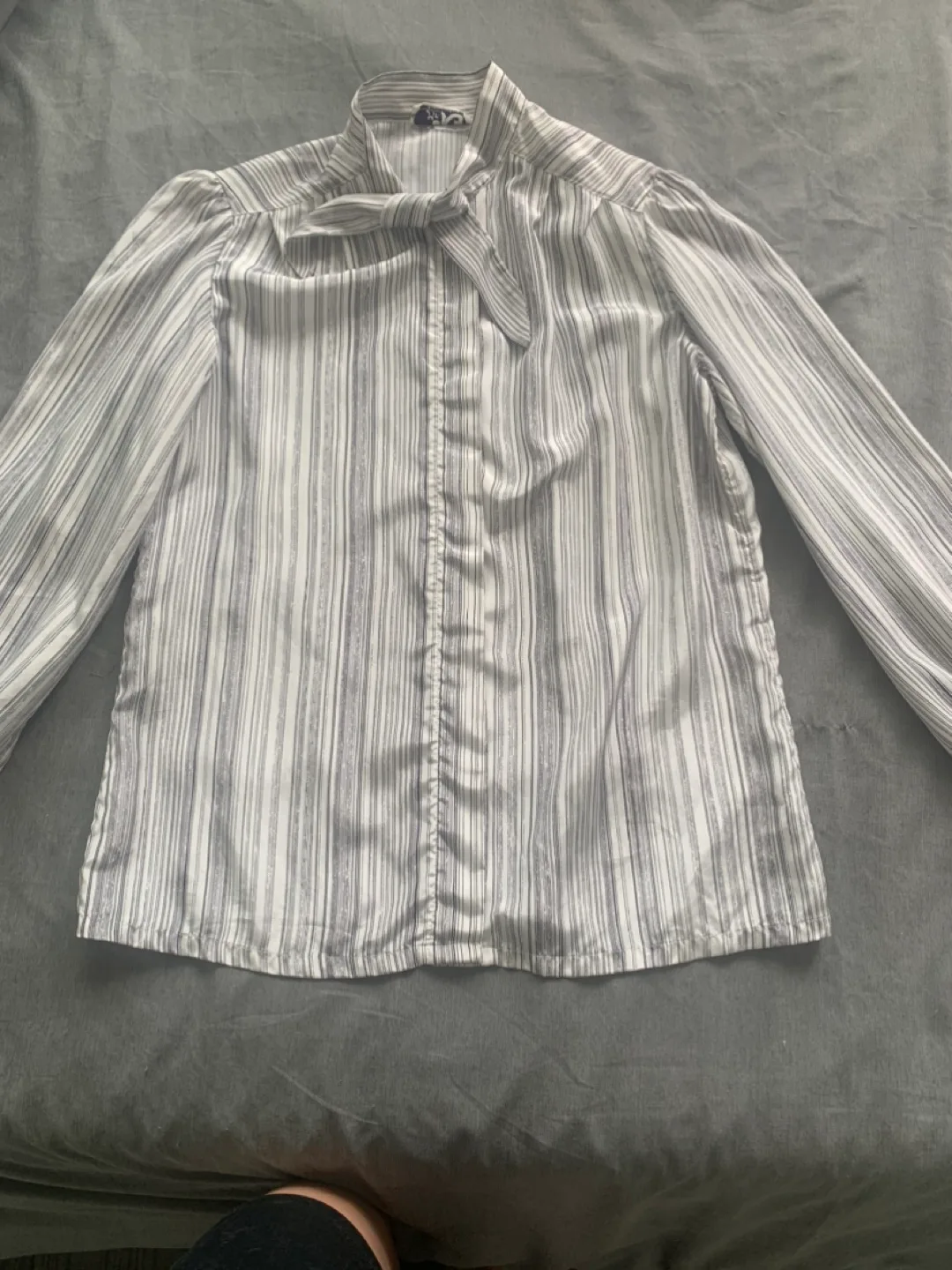 Vintage Striped Tie-Neck Blouse - Canadian made - silky image indicator(3)