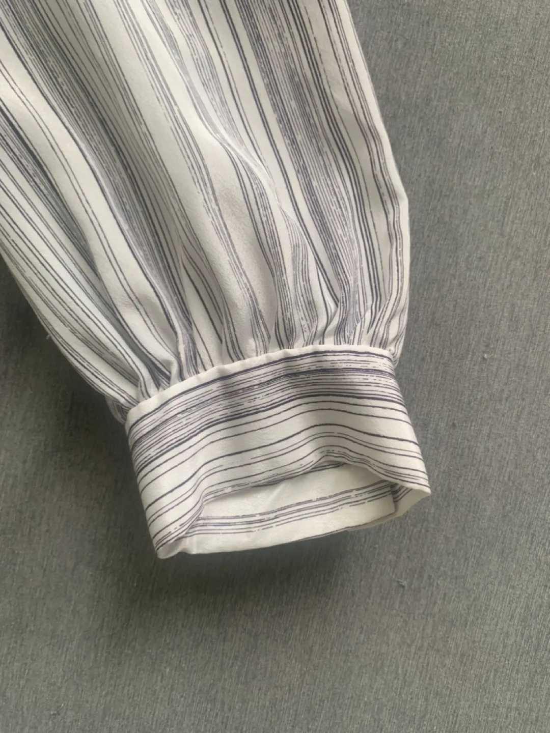 Vintage Striped Tie-Neck Blouse - Canadian made - silky image indicator(4)