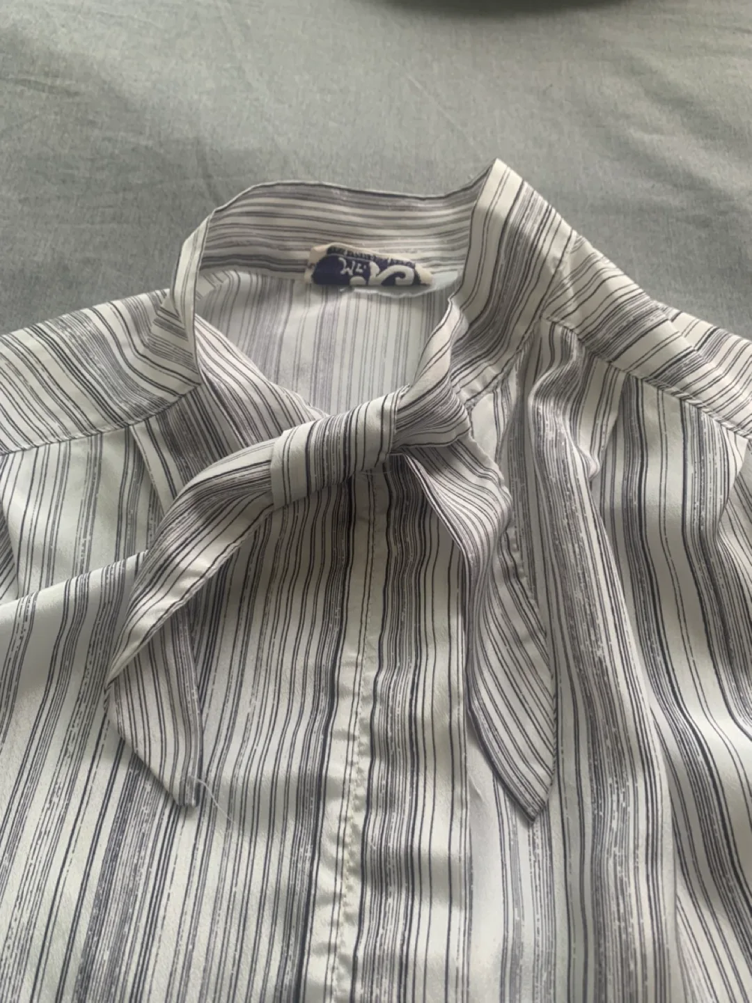 Vintage Striped Tie-Neck Blouse - Canadian made - silky image indicator(2)