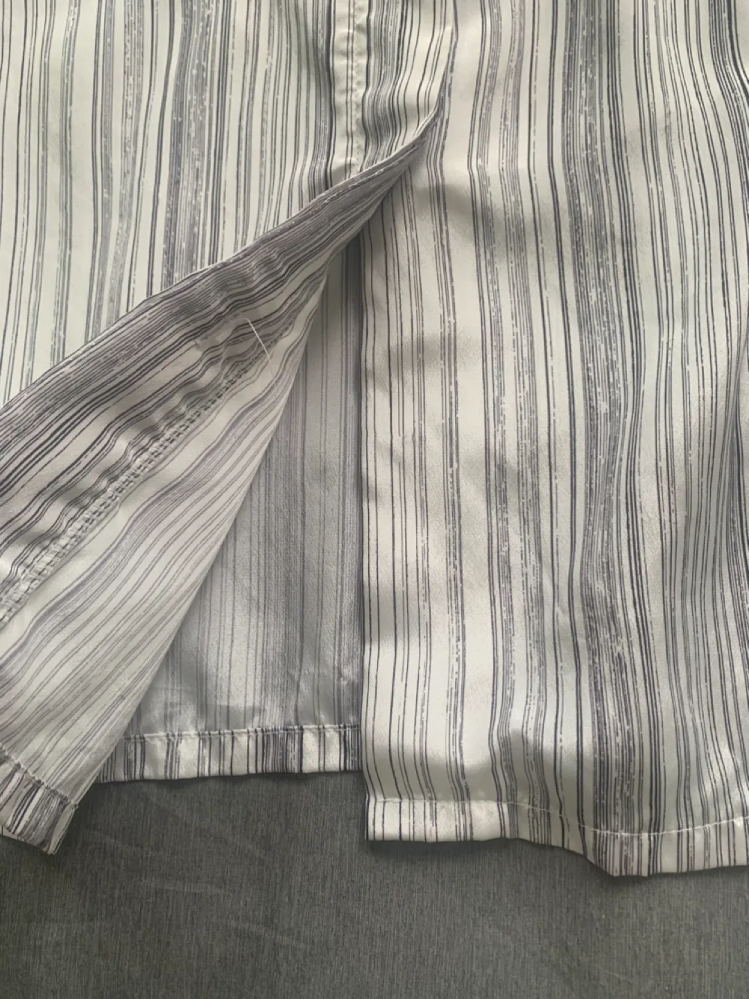 Vintage Striped Tie-Neck Blouse - Canadian made - silky image indicator(5)