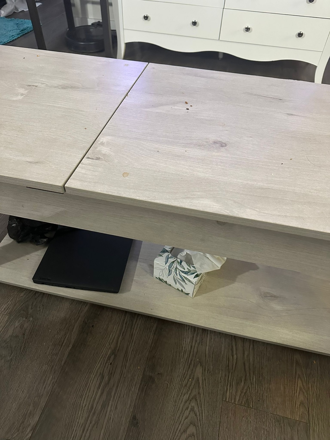 Lift top coffee table