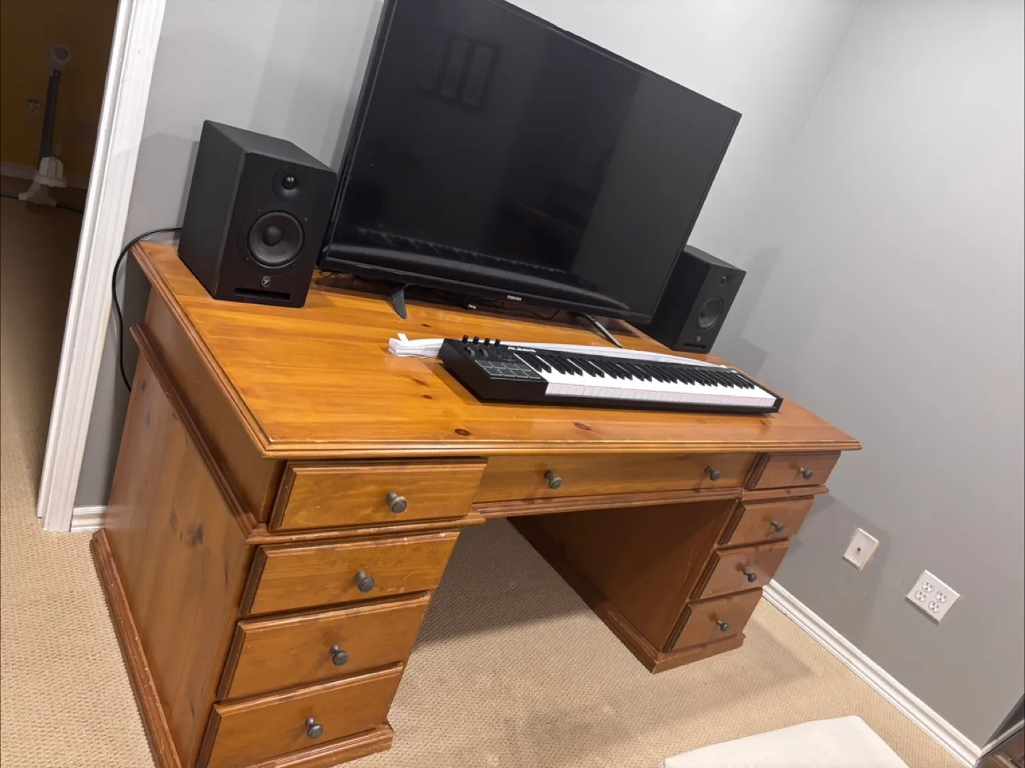Desk thumbnail
