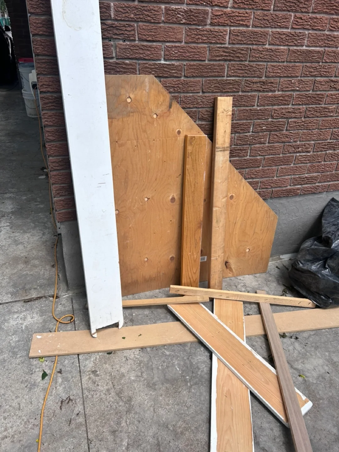 Free scrap wood thumbnail