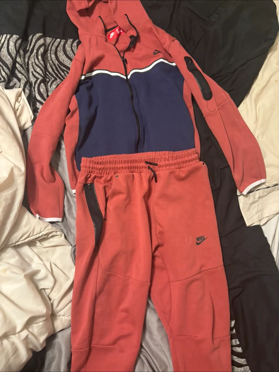 Nike Tech Fleece Tracksuit - Red/Navy thumbnail