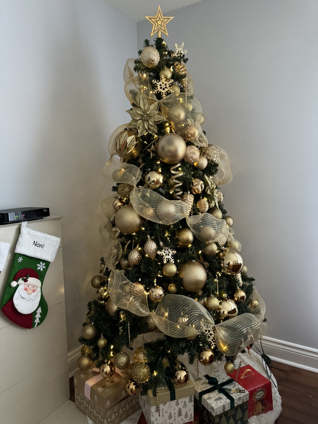 7ft Pre-lit LED Artificial Christmas Tree - photo 2