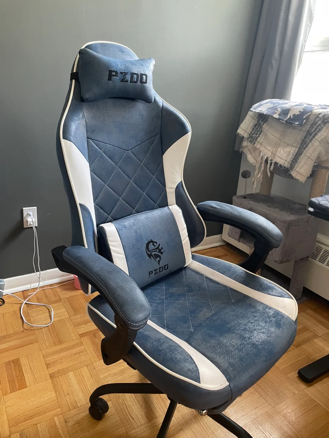 PZDO Gaming Chair - Blue and White image indicator(6)