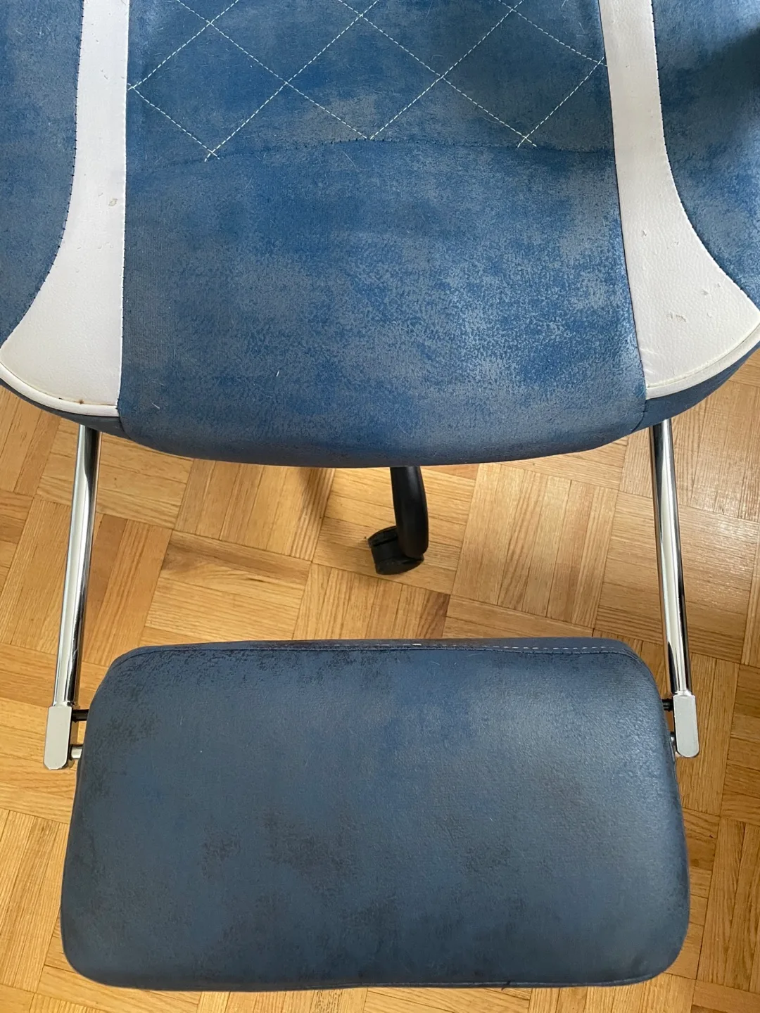 PZDO Gaming Chair - Blue and White image indicator(4)