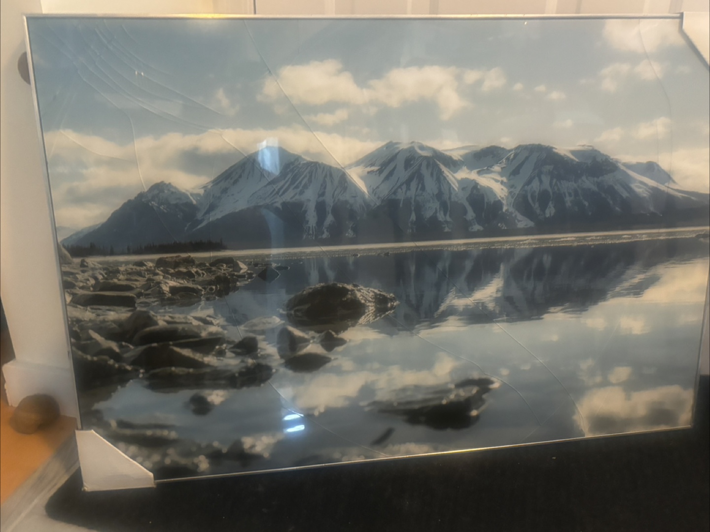 Beautiful mountain range picture  , Cracked frame - free - photo 2
