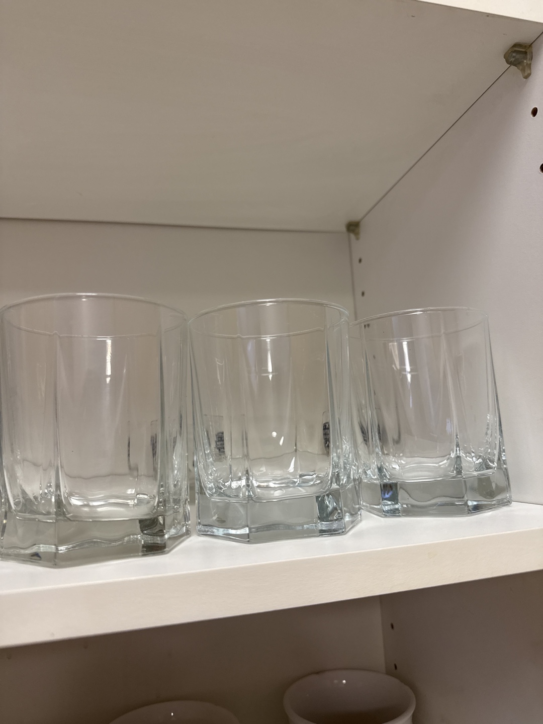 Mixed Mugs, Plates, Bowls & Glasses - photo 3