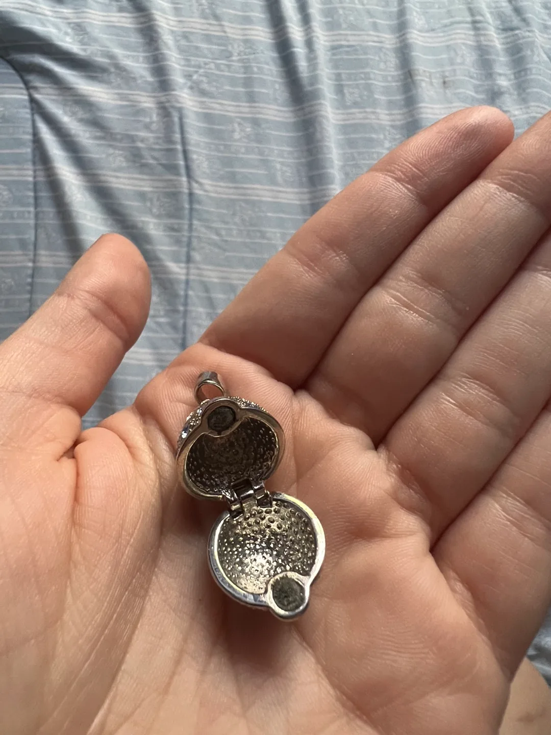 Vintage Egg Pendant image indicator(2)