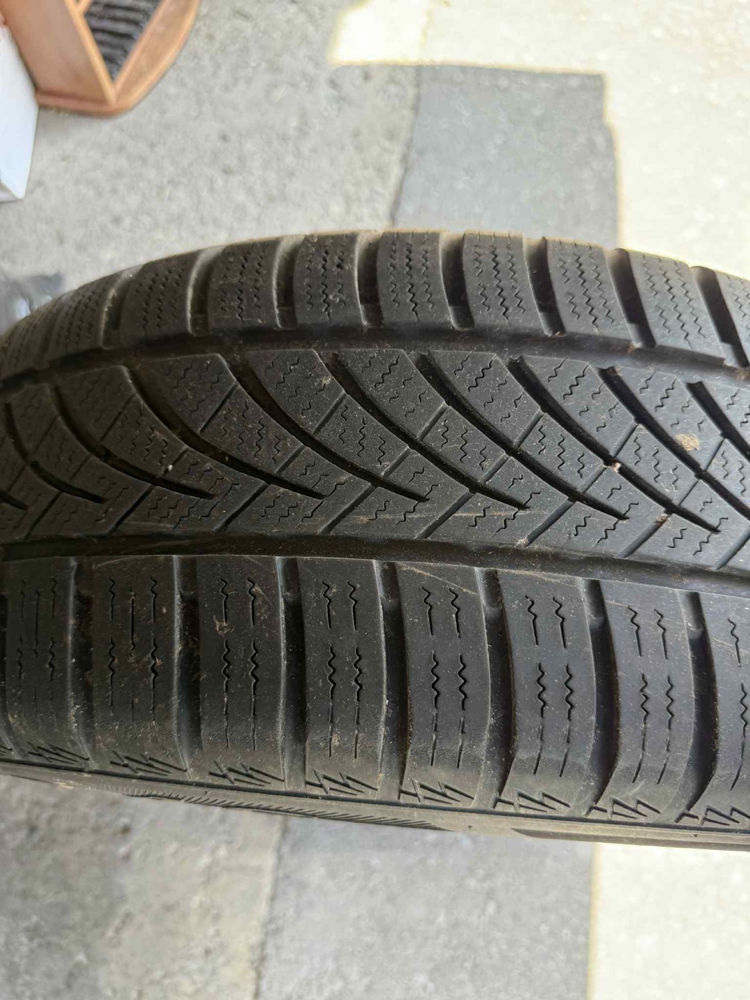 Hankook Optimo 215/60R16 Tire on Toyota Rim - photo 3