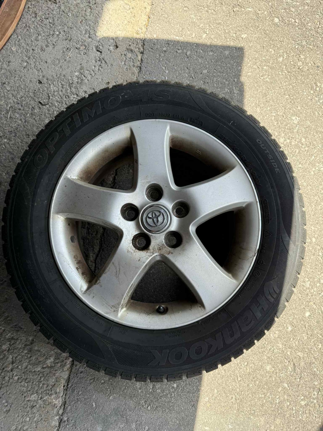 Hankook Optimo 215/60R16 Tire on Toyota Rim