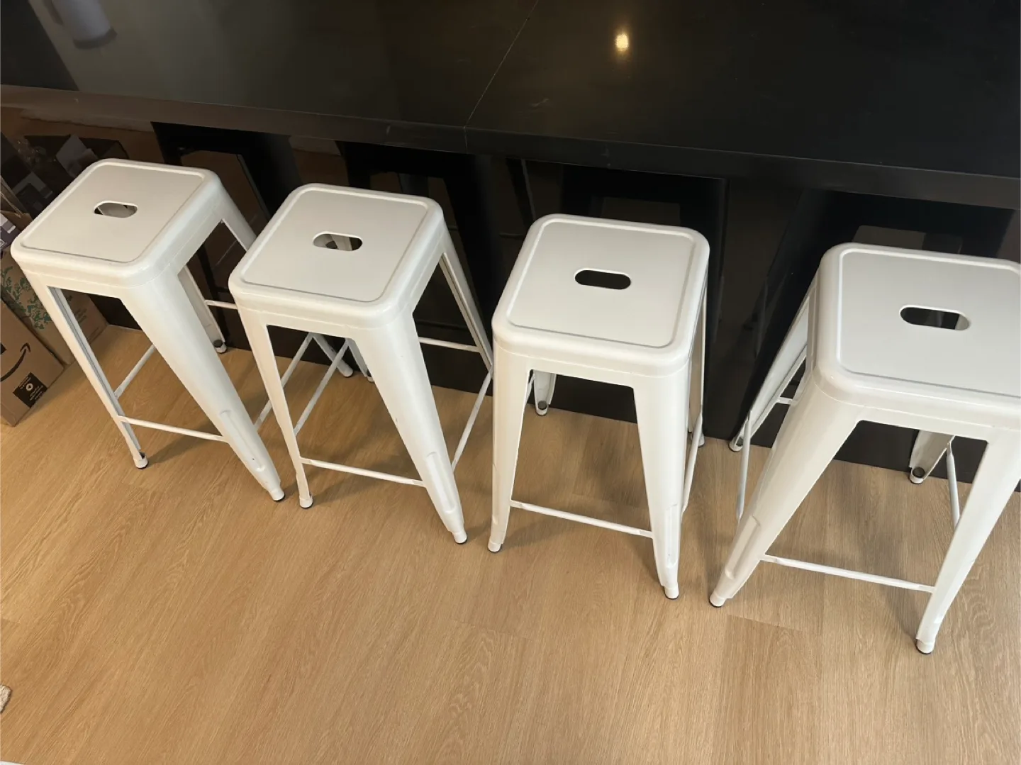4 White Structube Hudson Stools thumbnail