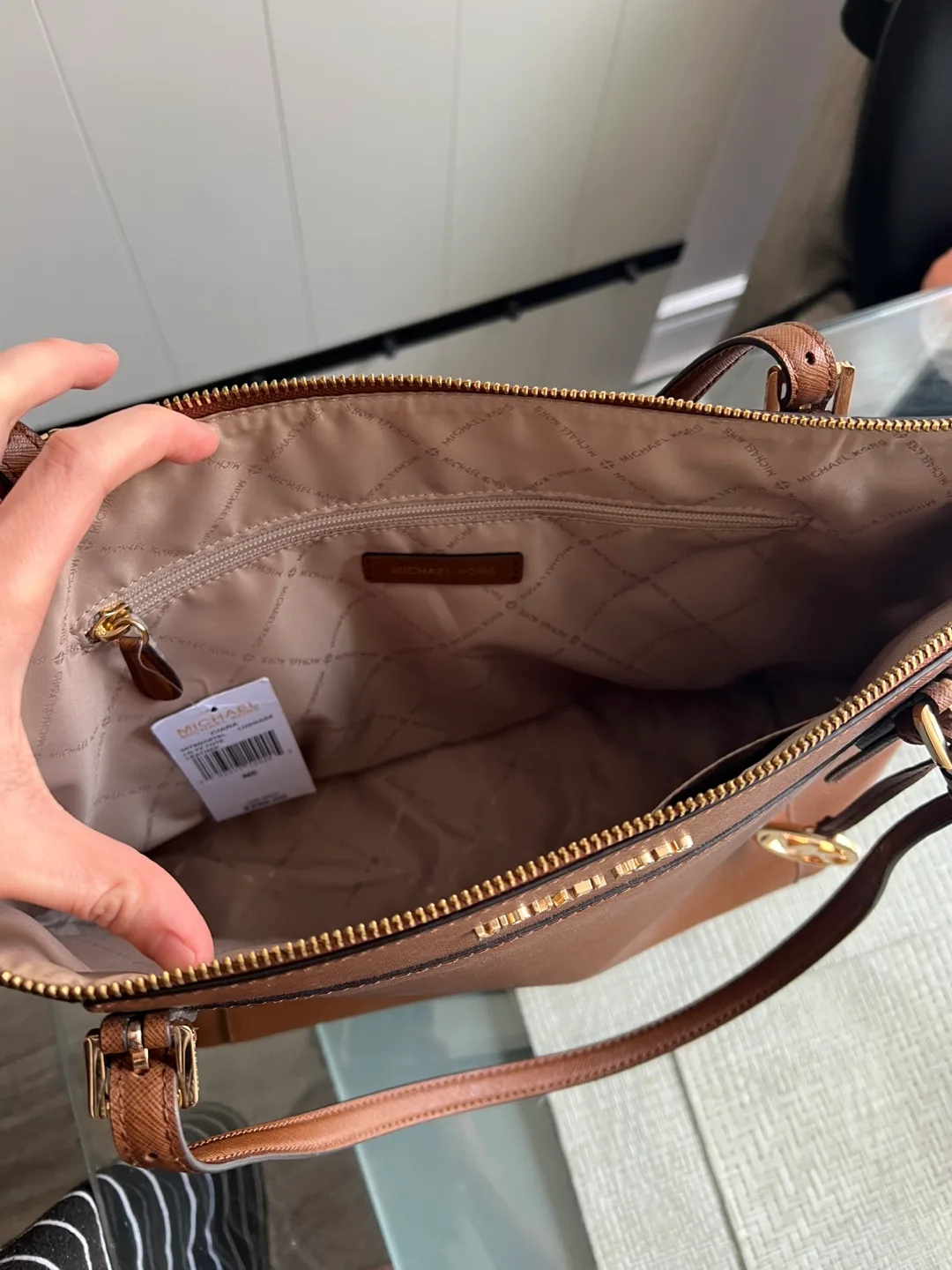 Michael Kors Ciara Tote Luggage Large Zip image indicator(4)