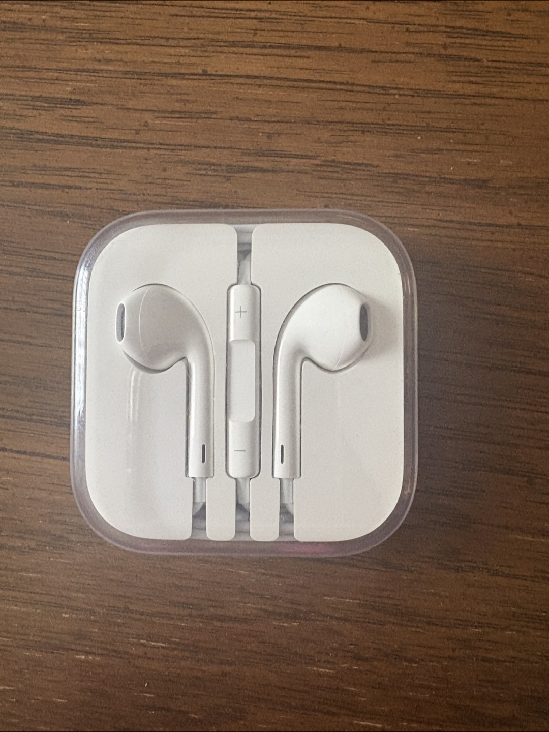 Apple wired headphones (New)(Giving away for FREE)