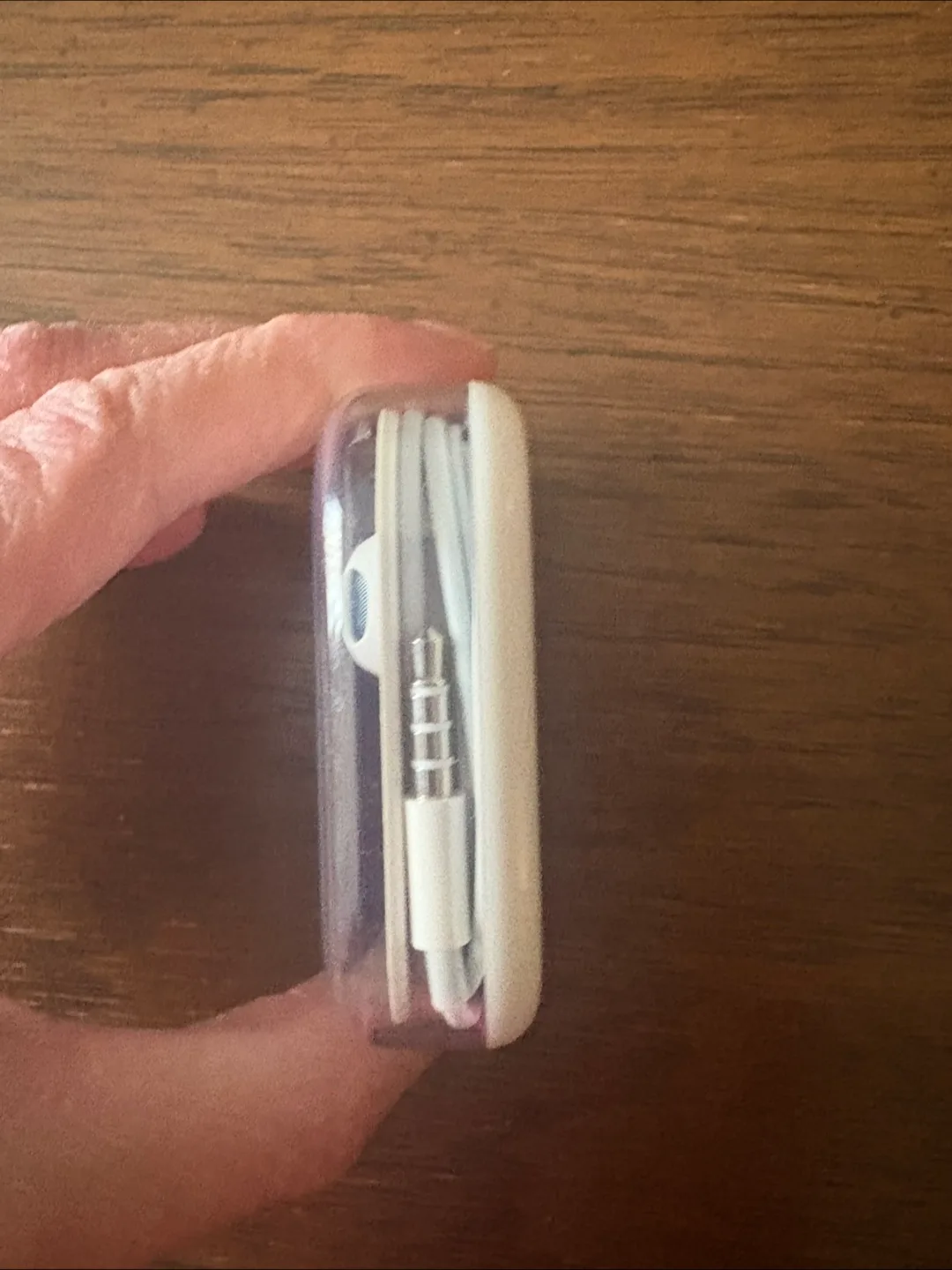 Apple wired headphones (New)(Giving away for FREE) image indicator(2)