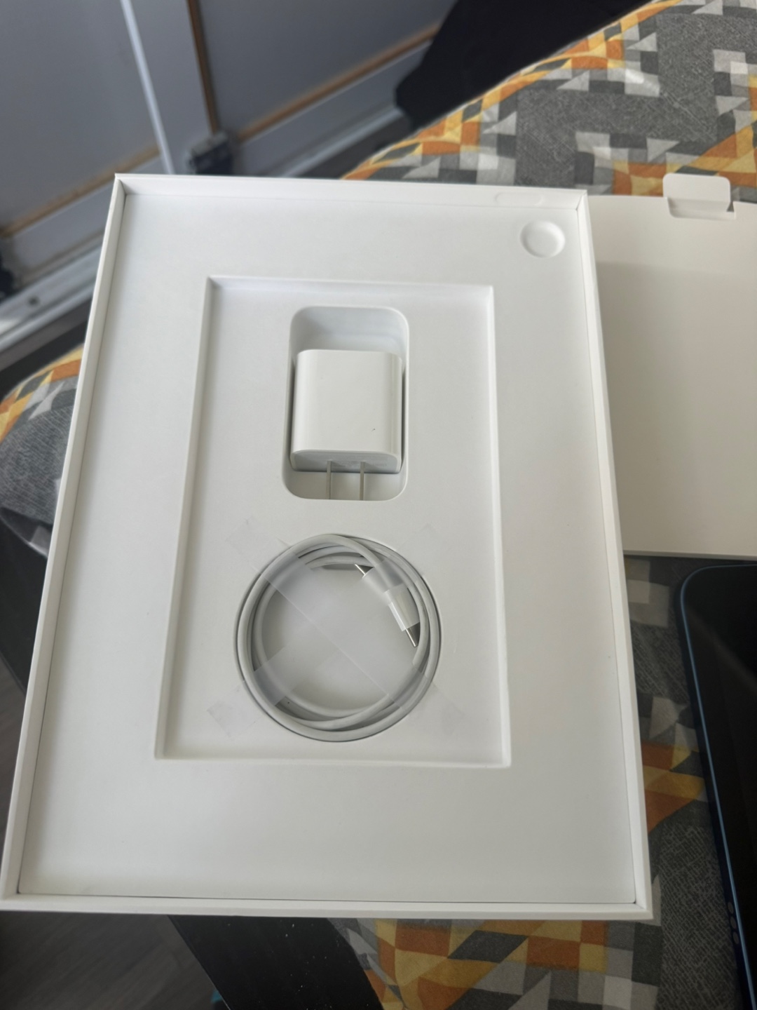 Apple iPad 10th Gen Blue - Like New! - photo 5