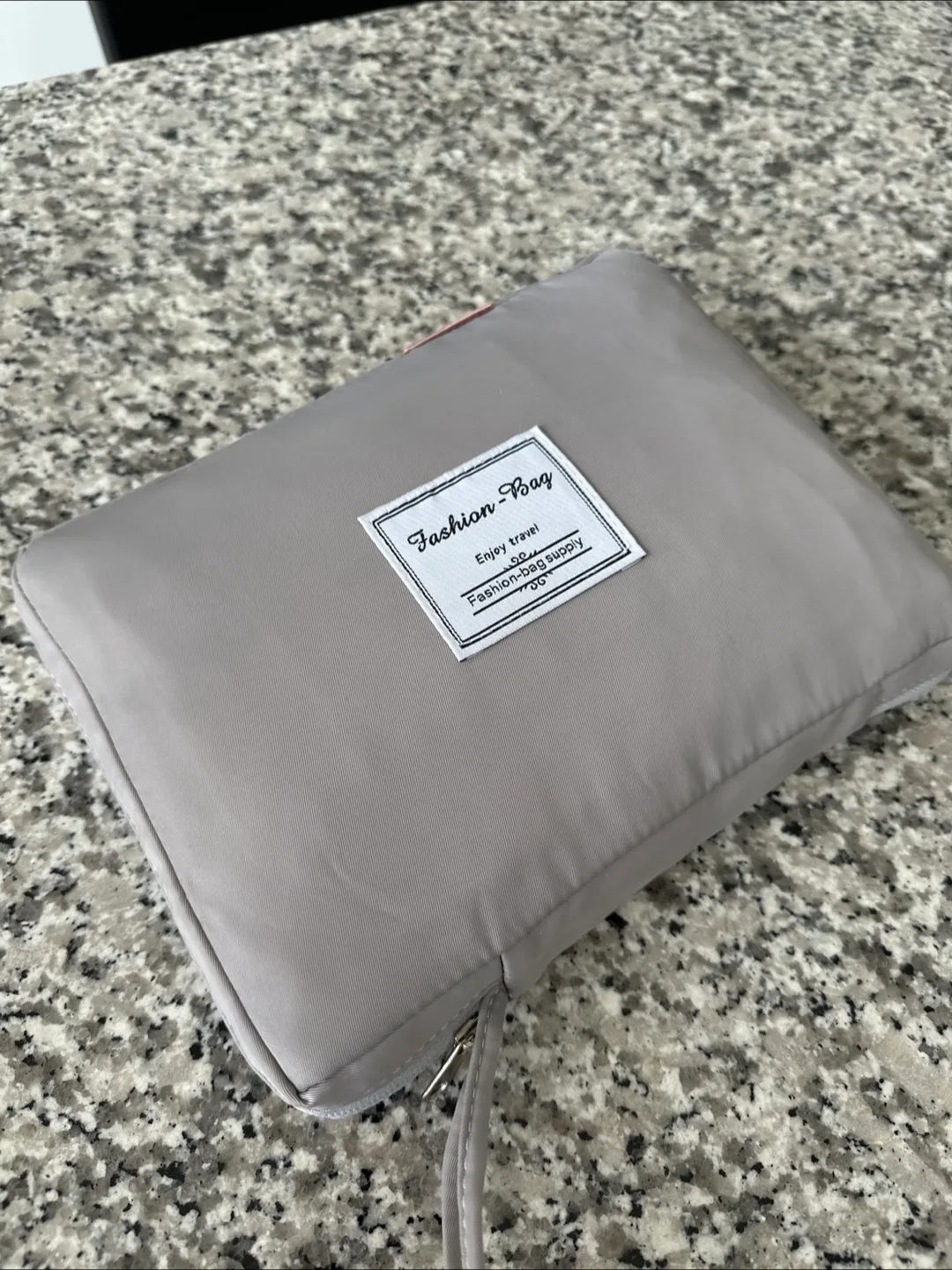 ‼️MOVING SALE‼️ Grey & Pink Travel/Gym Bag image indicator(7)