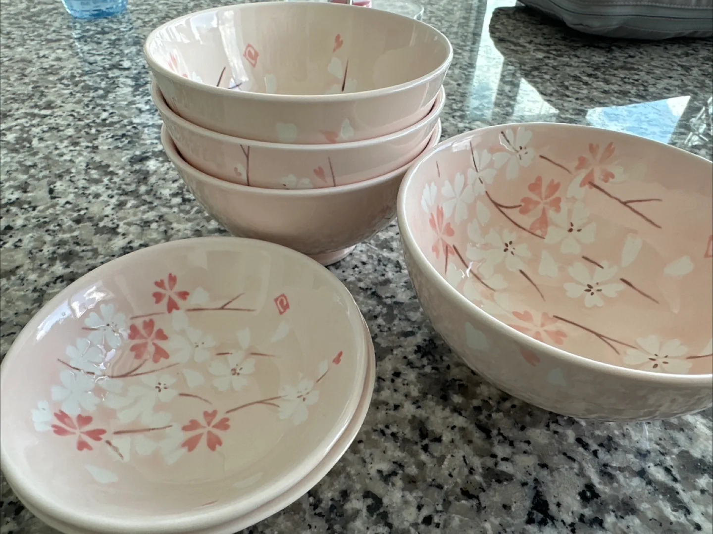 ‼️MOVING SALE‼️Sakura Pattern Bowls & Plates Set image indicator(2)