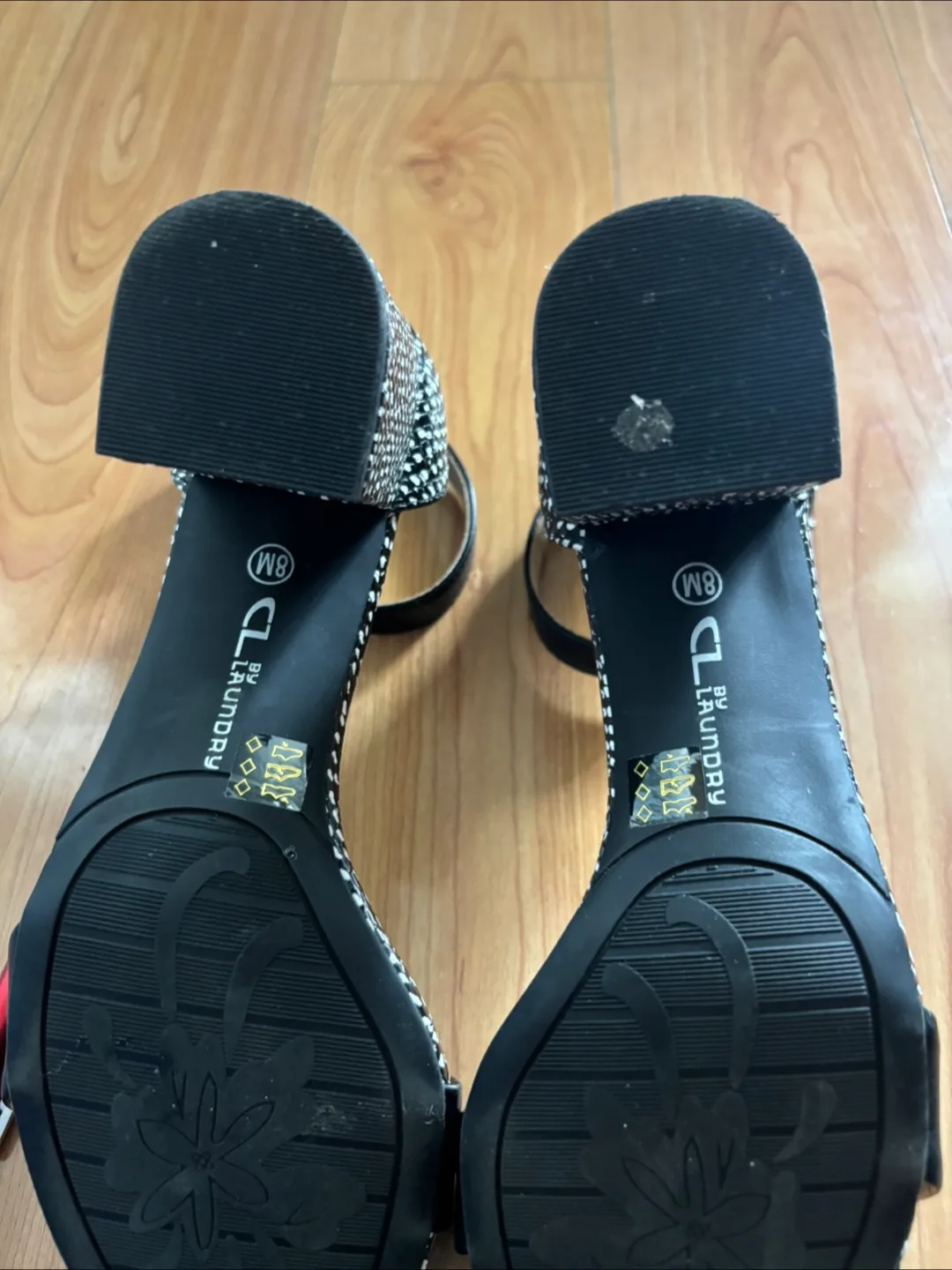 CL by Laundry Black & White Heels - Size 8 image indicator(3)