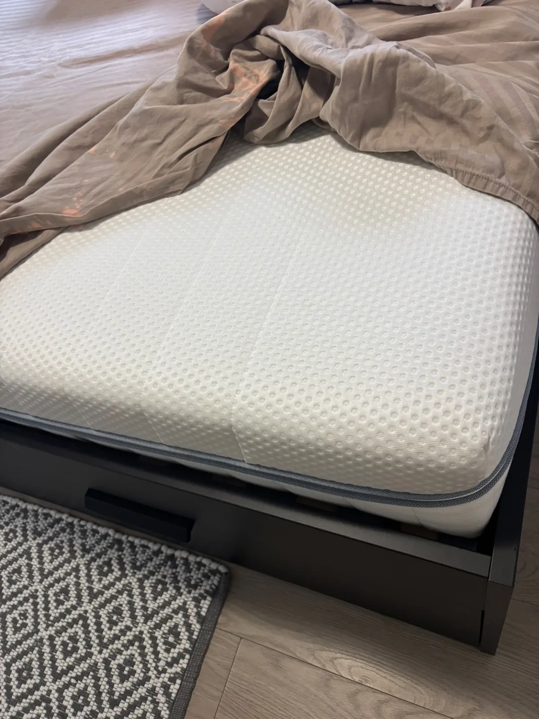 IKEA Queen Bed Frame 4 Storage Drawers Mattress – $800 (Surrey) thumbnail