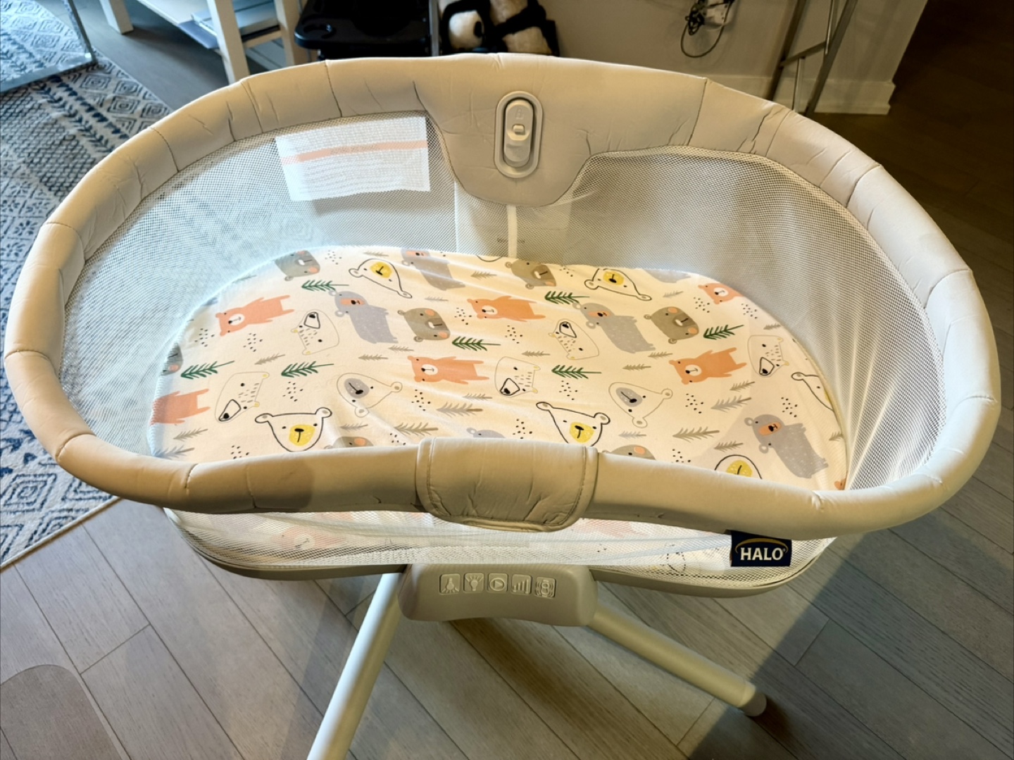 HALO BassiNest Soothing Swivel Sleeper 3.0 Bassinet - photo 2